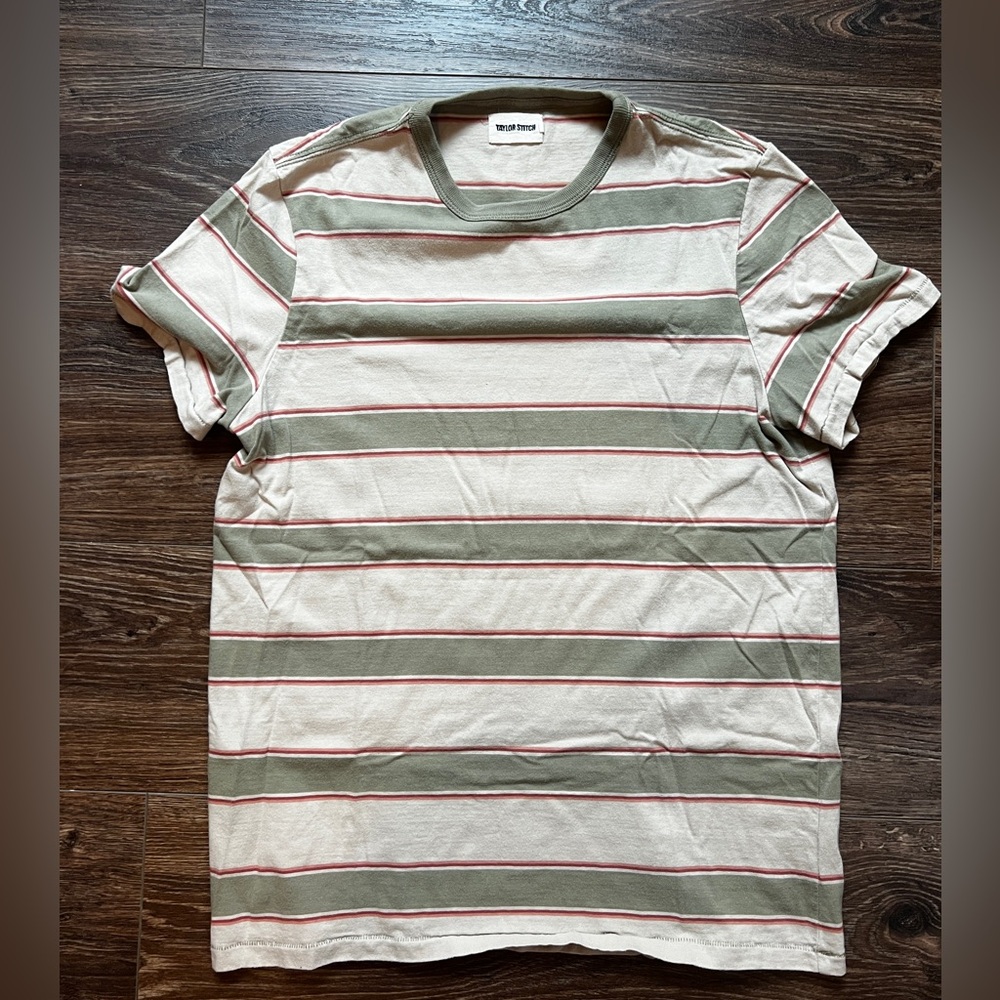 Lot os Taylor Stitch crew neck shirts